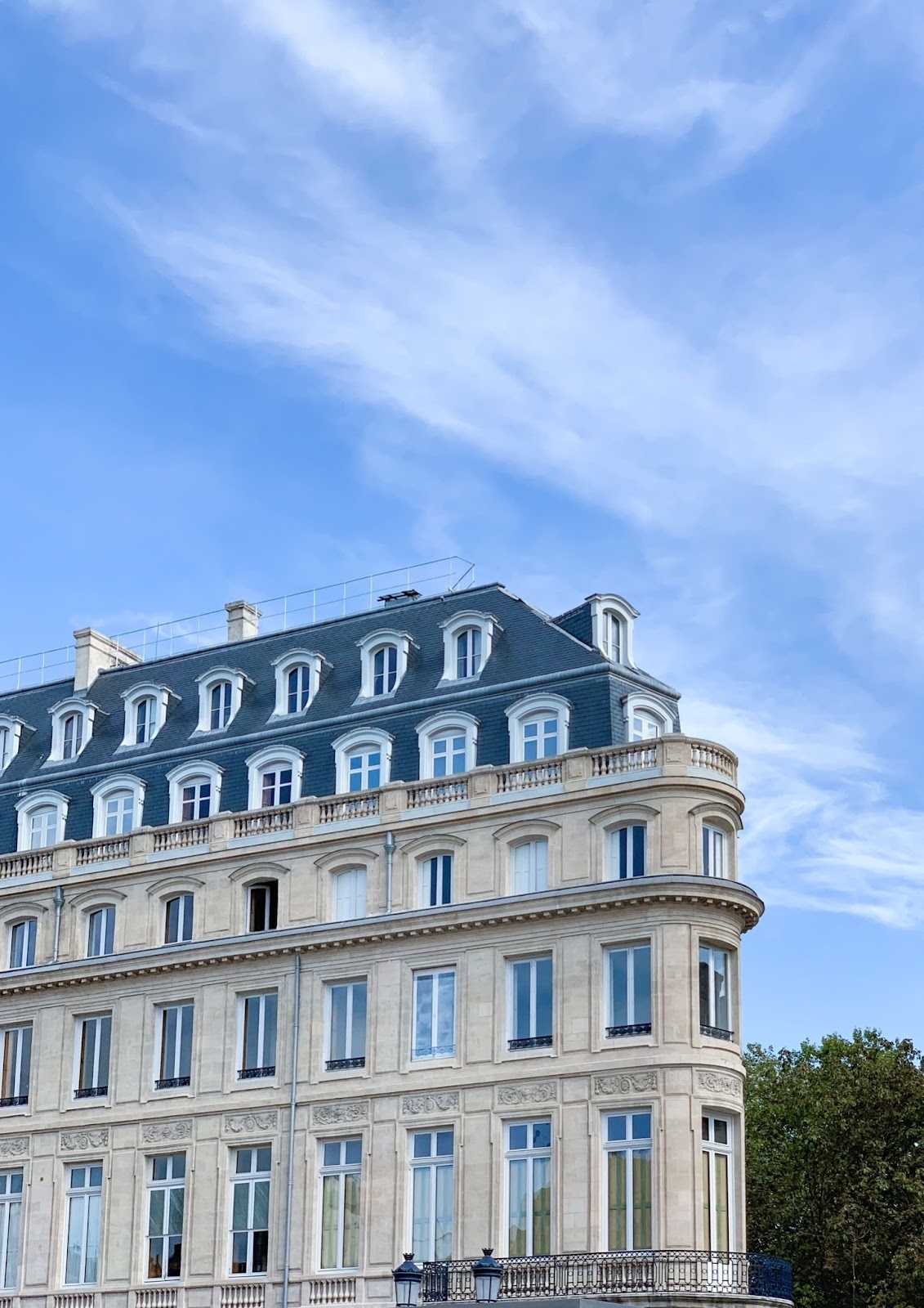 How Can You Recognise a Haussmannian Building?